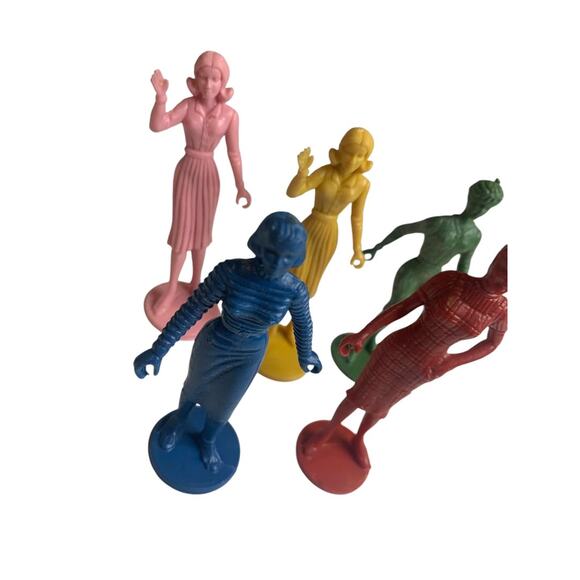 1950s Teenettes Figurines by MPC Set of 5 Multicolor 3.5 Inch - Picture 3 of 6